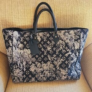 Louis VUITTON Tapestry SAC Large Onthego BAG EXCELLENT CONDITION